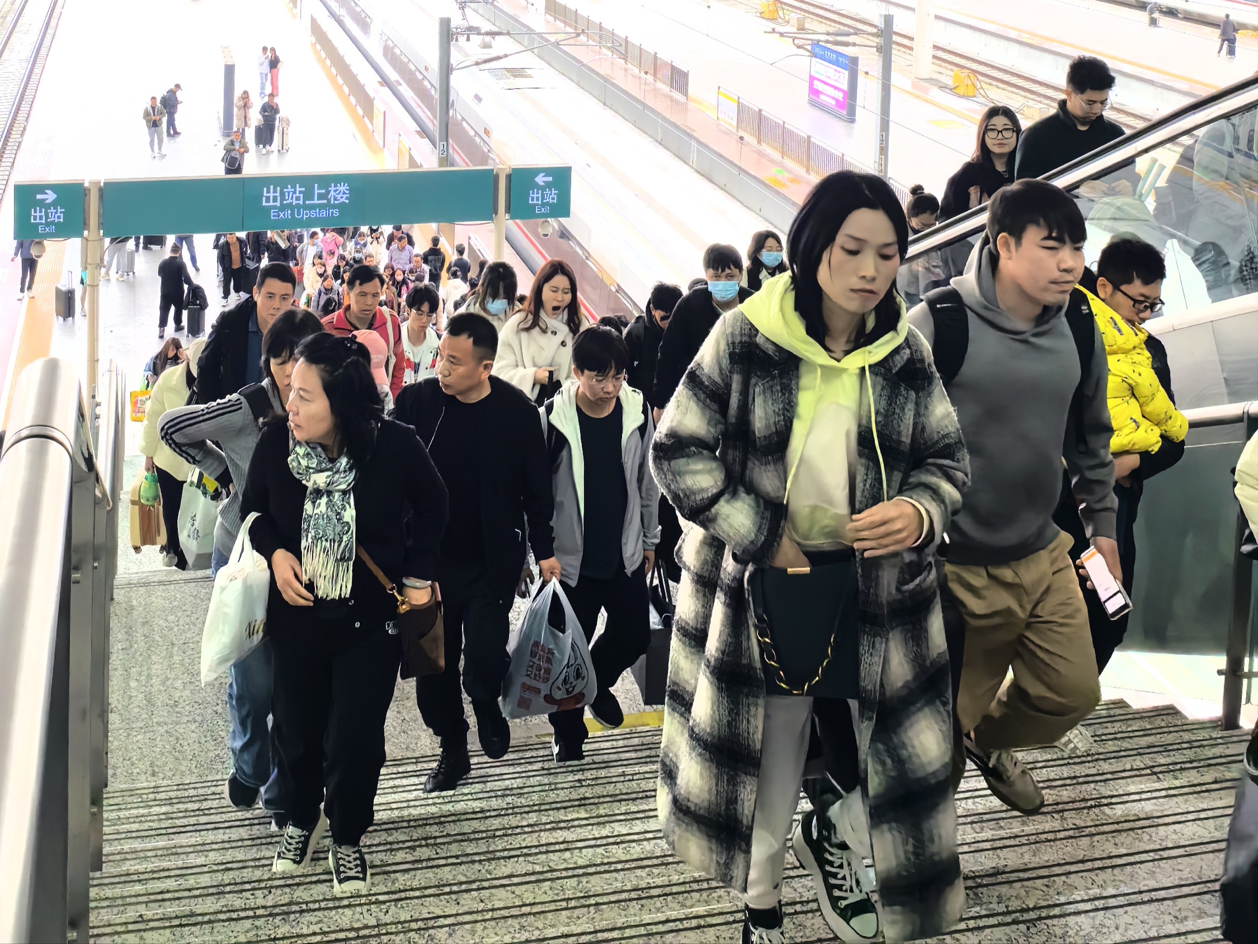 今起再迎春运返程客流高峰！深圳铁路元宵节到达旅客超30万人次