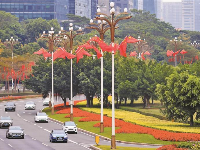 请到广东过大年 | 春节将至 深南大道化身绚丽花路
