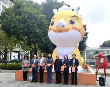 啵啵龙“空降”深圳中轴，快来打卡