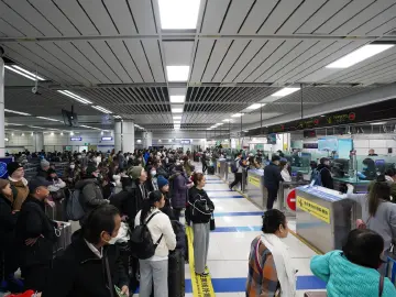 深圳湾口岸：春节坚守“不放假”，通关服务“零延时”