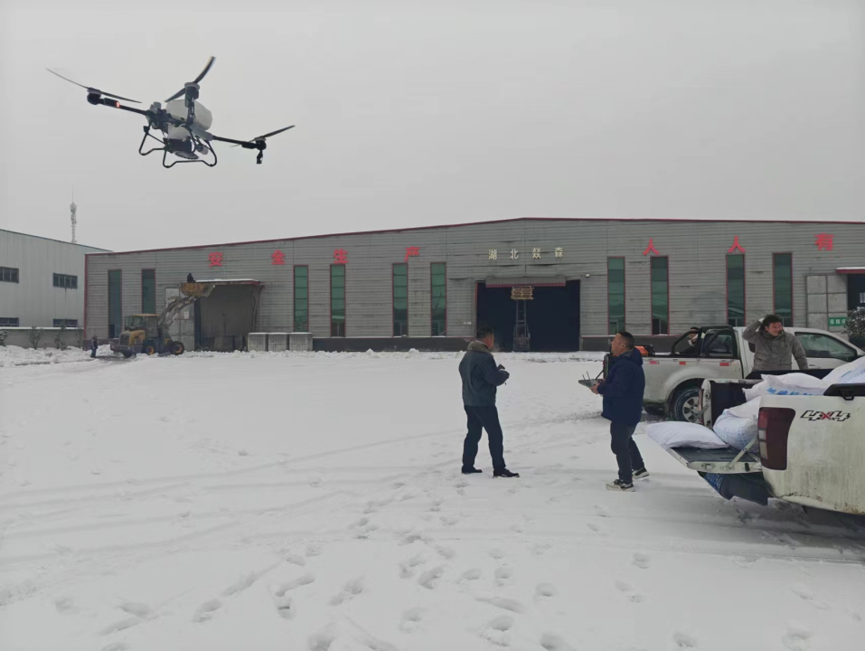 为电网“除冰”，为厂房“融雪”……大疆无人机参与防寒