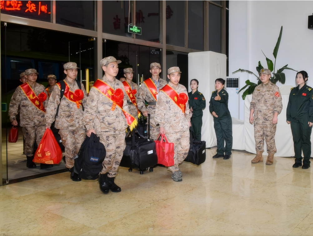深圳军供站春季新兵运输保障工作纪实：多元化服务为新兵提供家的温暖