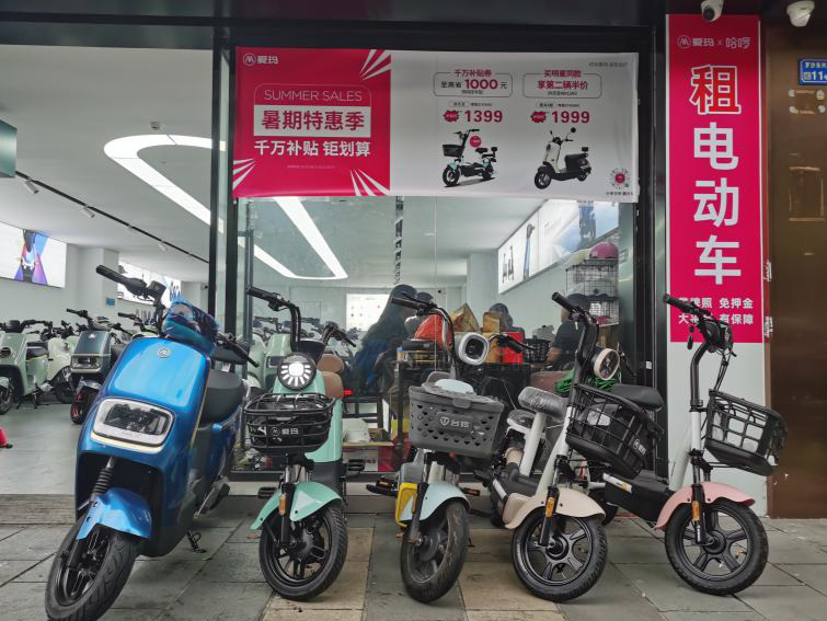 城市新人的通勤优选，月租百元的小电瓶车在一二线城市走俏