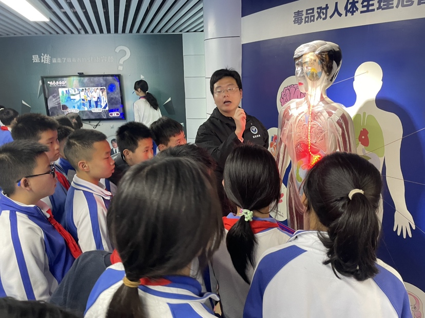 盐田梅沙：参观禁毒教育基地 守护健康无毒青春