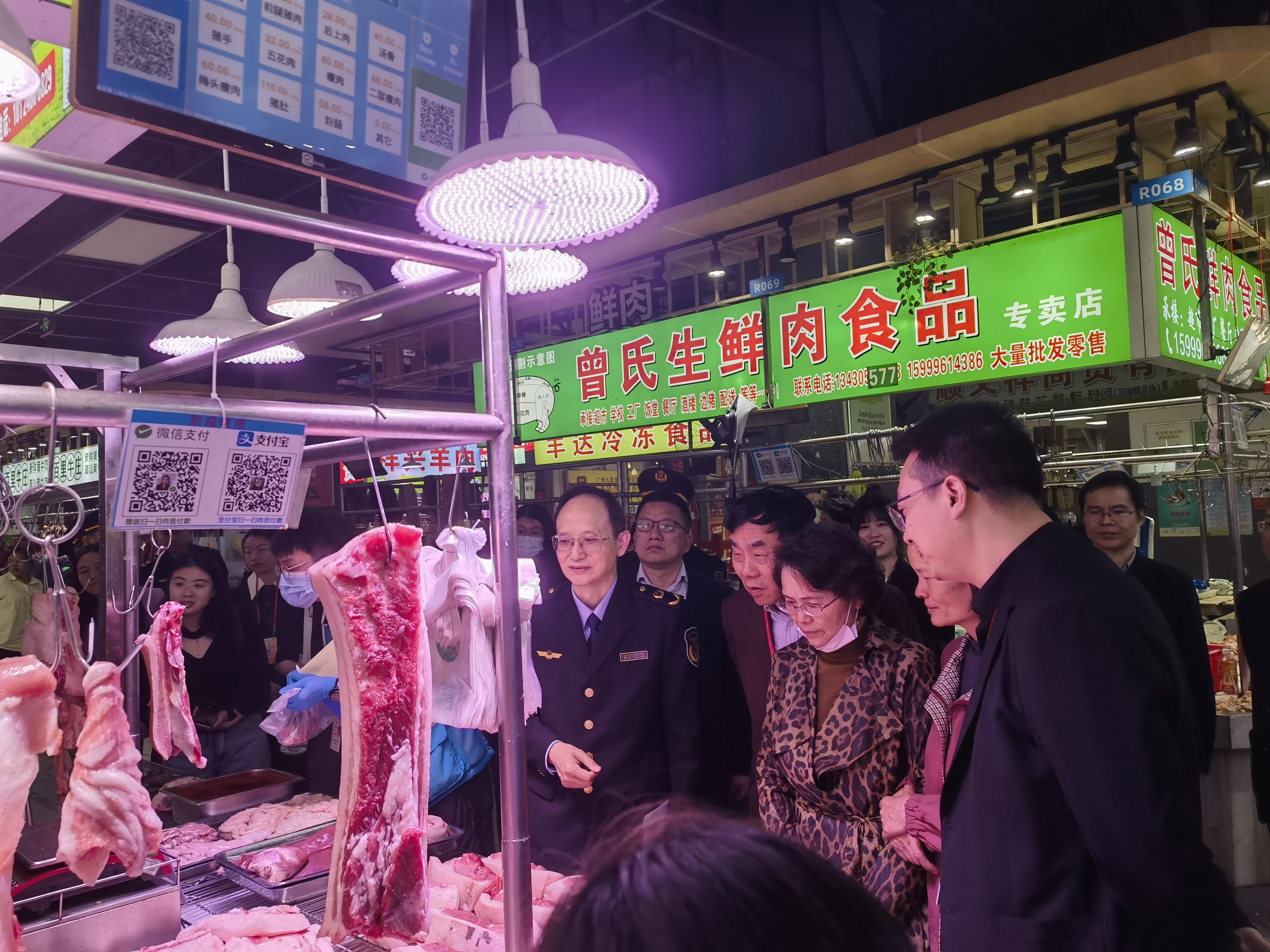 市市场监管局邀请市、区“两代表一委员”观摩农贸市场食用农产品快检工作