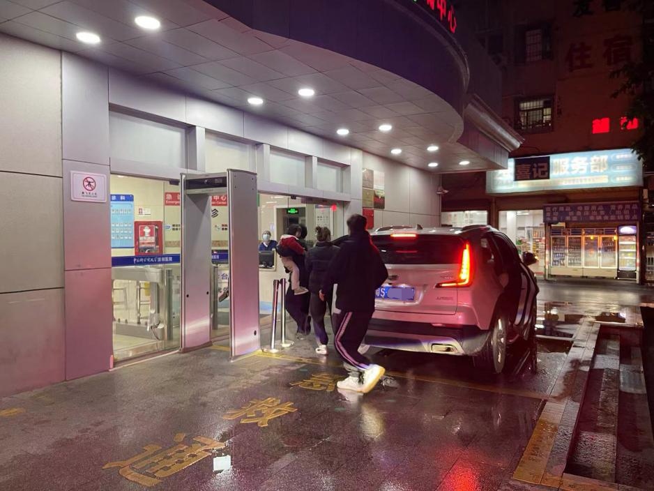 儿童误吞磁铁情况危急！深圳铁骑紧急救援