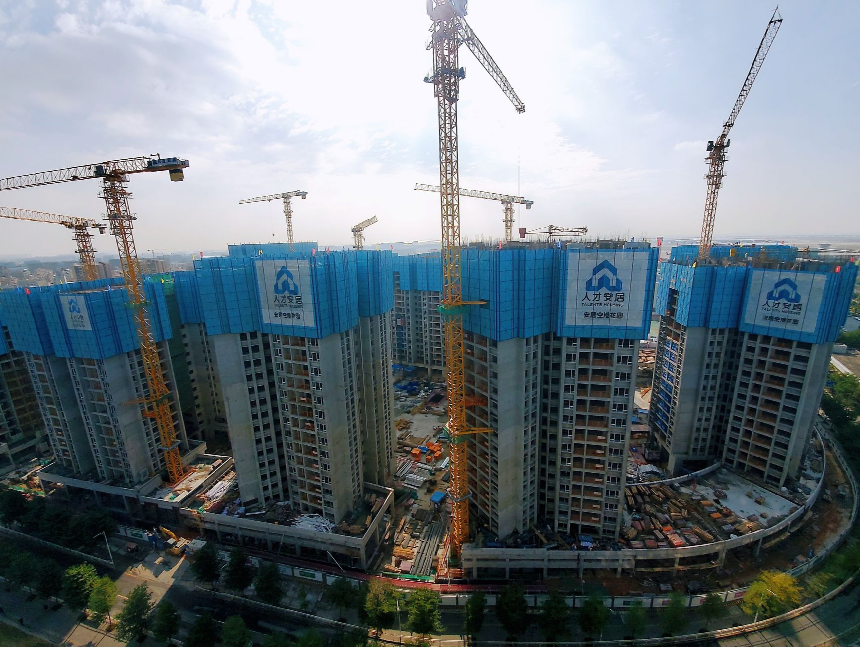 深圳首个国企合作、利用存量用地建设保障性住房建成交付 安居空港花园2338套保障房入伙