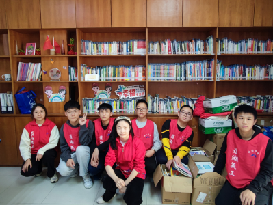 赠书留余香 助力“百千万” 桂园街道红村社区开展图书漂流捐赠活动