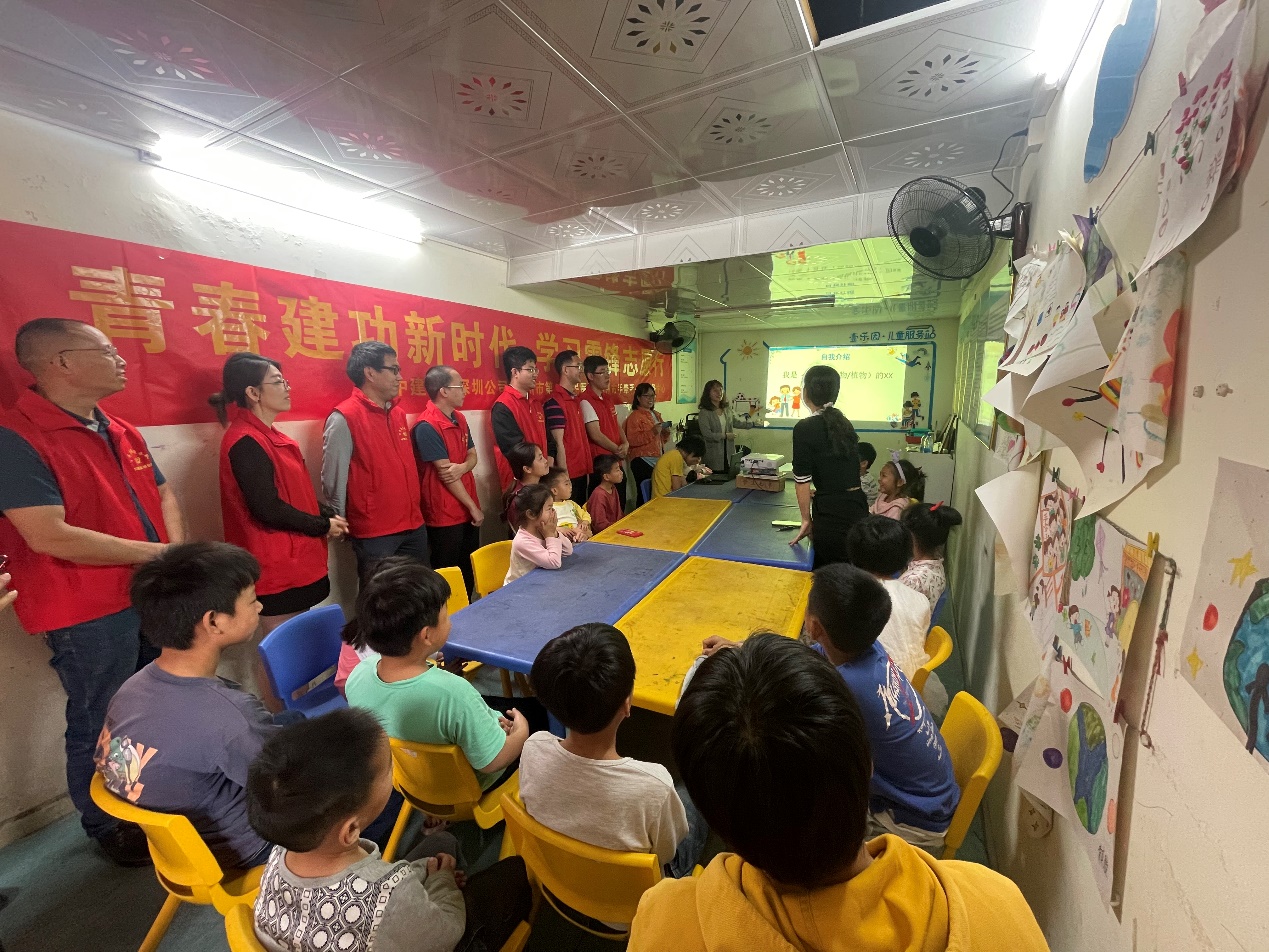 青年志愿者进乡村，为特殊家庭送上关爱
