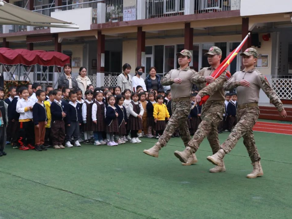 中德保安党支部开展学雷锋纪念日志愿服务系列活动
