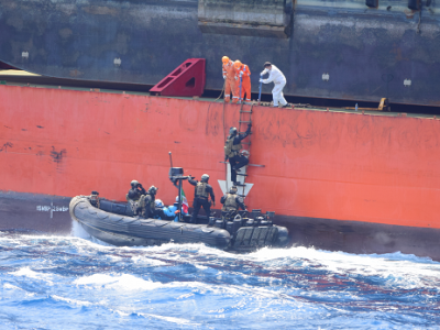 一艘遭索马里海盗劫持货船获救 船员平安