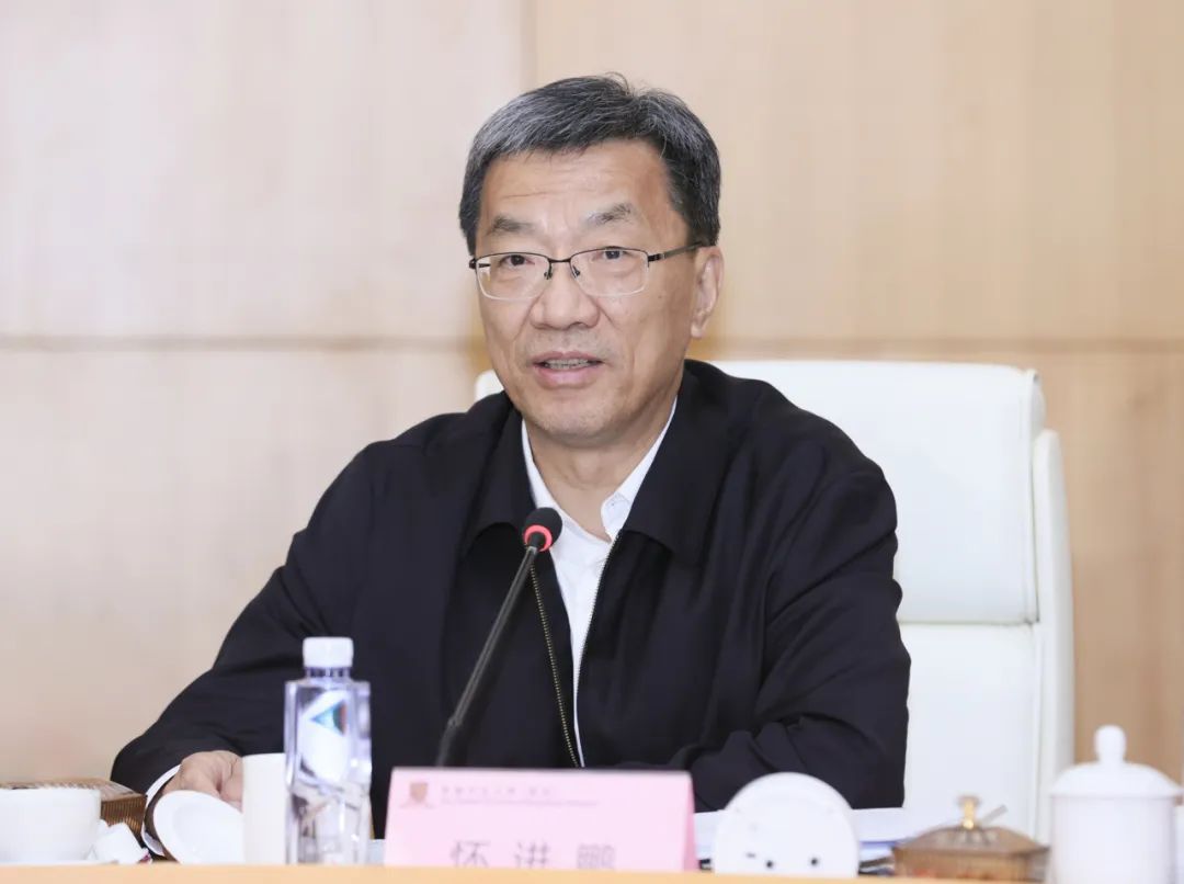 教育部部长怀进鹏在深圳召开座谈会，聚焦这一重点 
