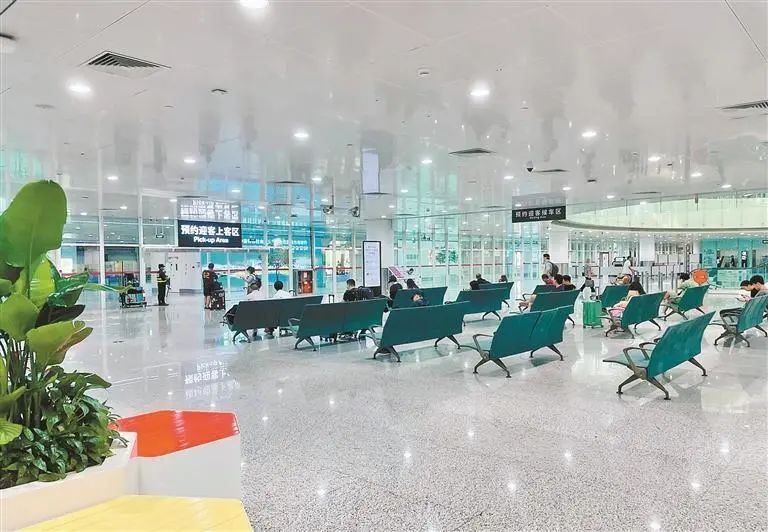 深圳机场：“一航班一专班”加强对延误旅客保障