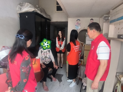 上梅社区联合爱心企业开展走访慰问活动