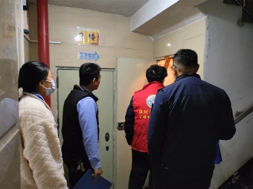 公明街道小分格开展城中村出租屋“生命通道”联合检查行动