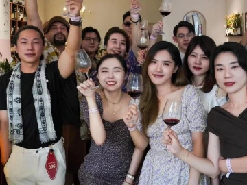 26岁餐饮老板、深圳女孩唐语彤：“六边形战士”养成记｜城市英雄14期