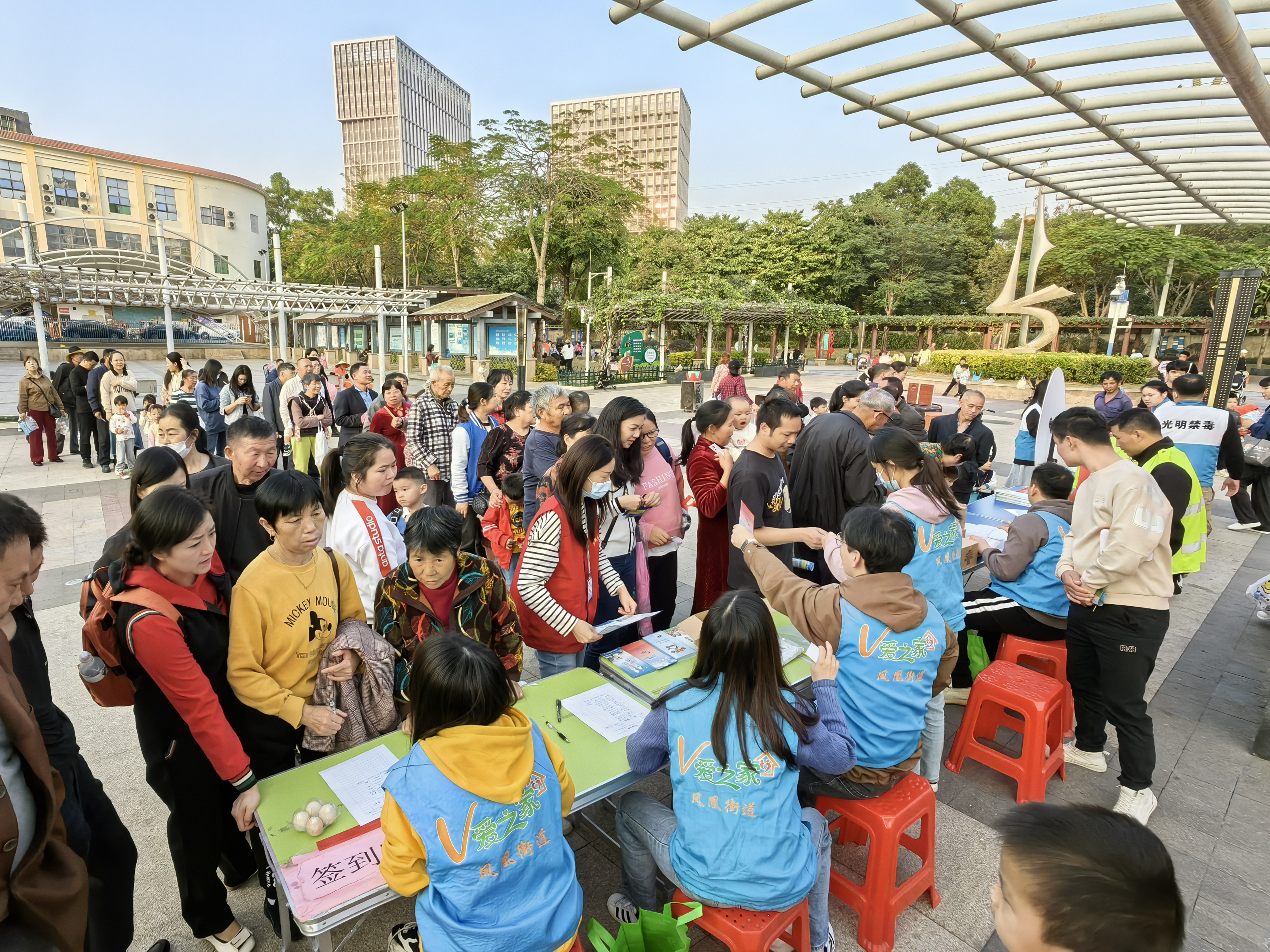 缓解压力，从“心”开始！凤凰街道开展职工减压赋能宣传