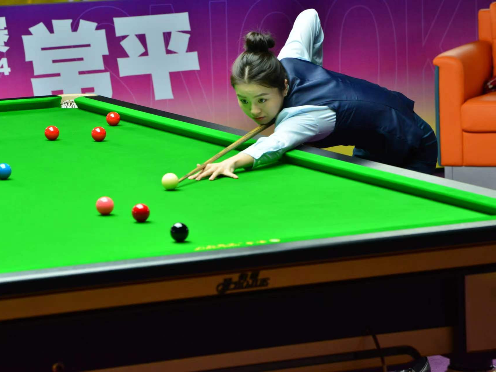新科世界冠军诞生！东莞小将白雨露捧起女子斯诺克世锦赛“双冠王”