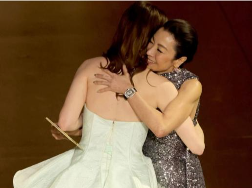 奥斯卡颁奖礼上遭获奖女演员种族歧视？杨紫琼回应