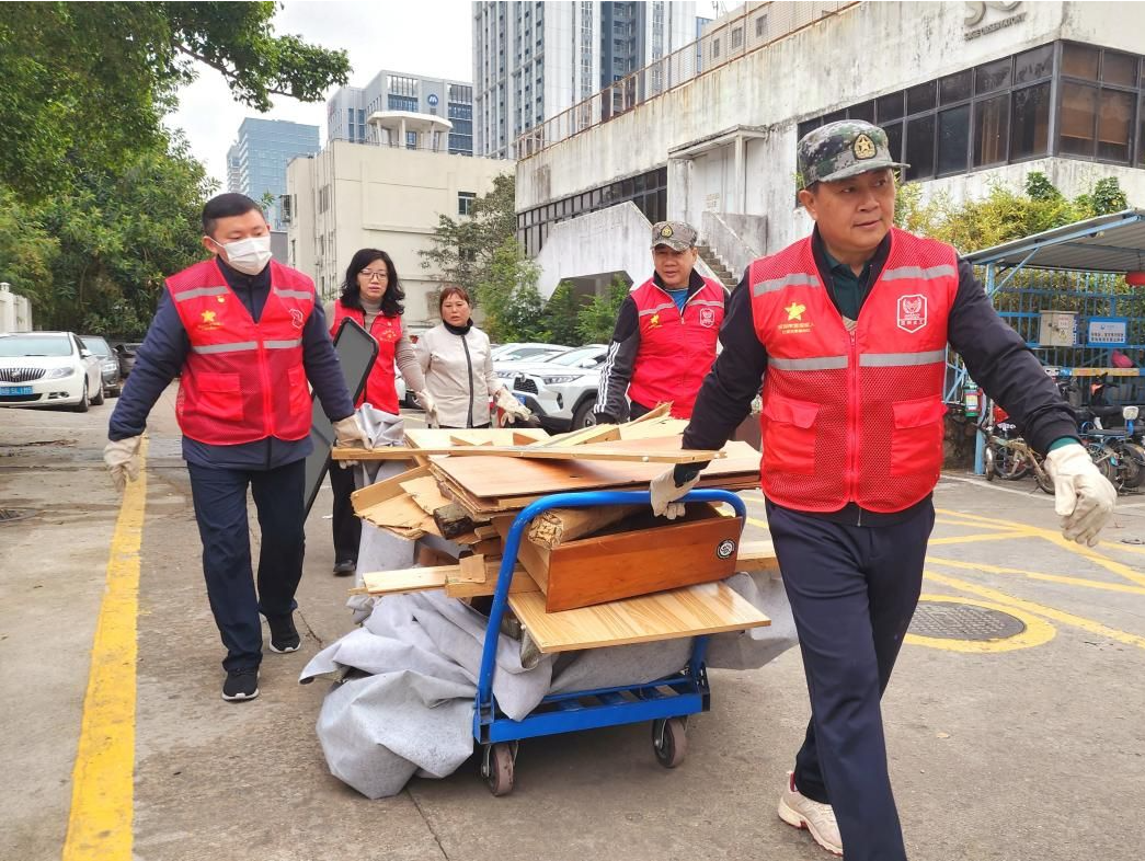南山区退役军人志愿者开展学雷锋月系列主题活动