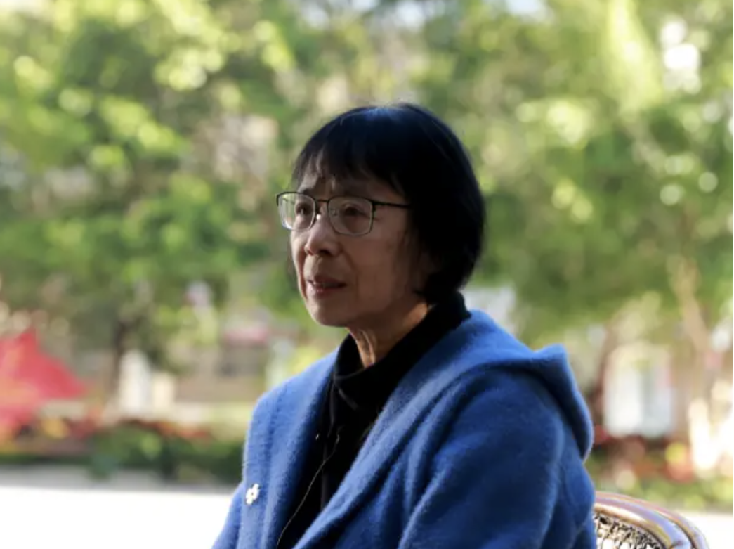 今天，张桂梅给女孩们写了一封信
