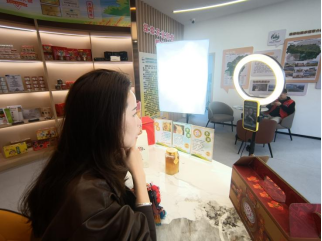 主题活动丰富多彩，汕头仙城镇党群中心打造群众喜爱的第二个“家”