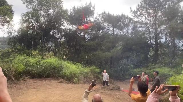 “华南F3”祭祖拜山究竟有多拼？网友：一年一度的野外生存训练