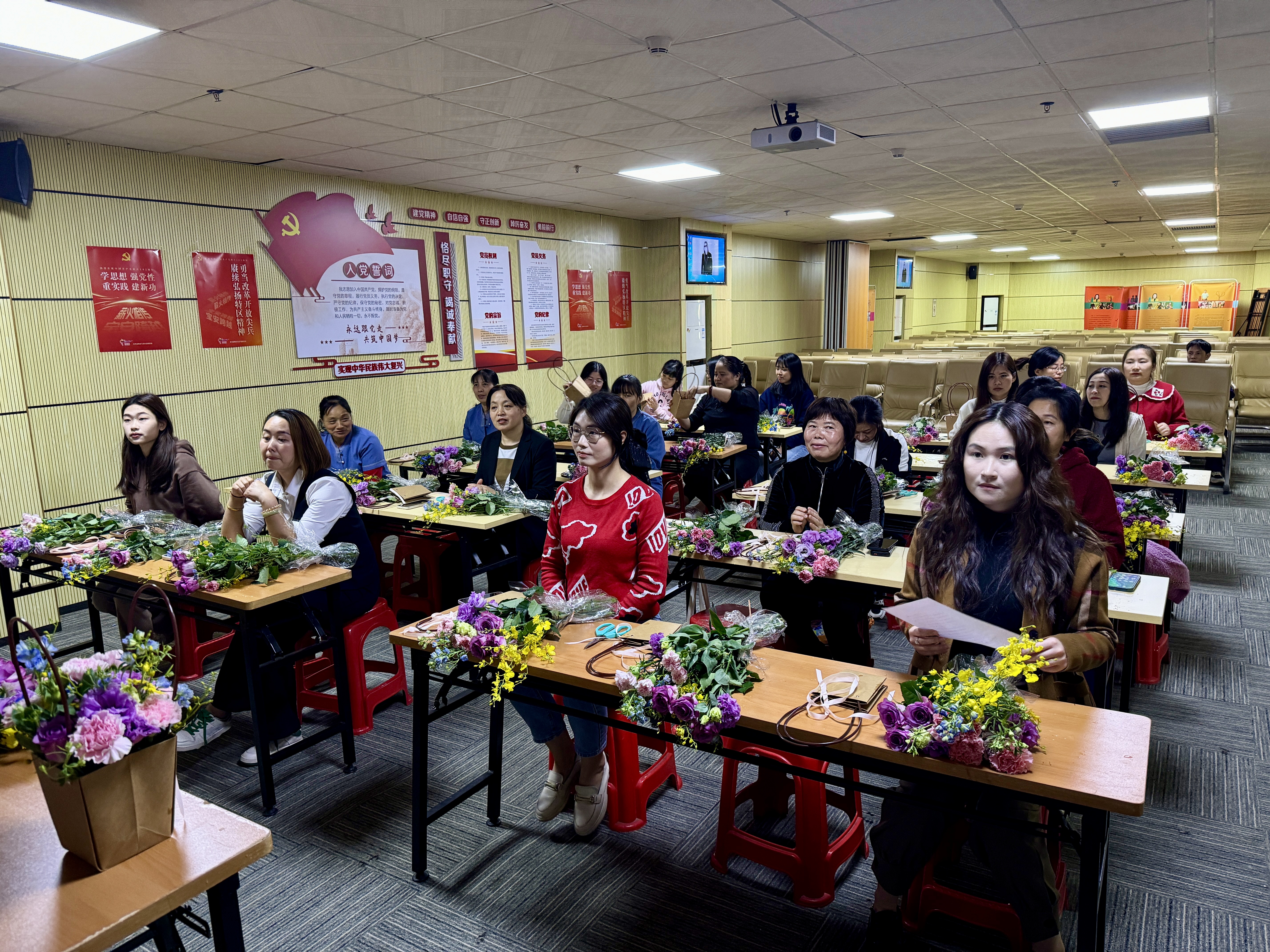 “浓情三八，感恩有您”！劳务工博物馆举办妇女节志愿者活动