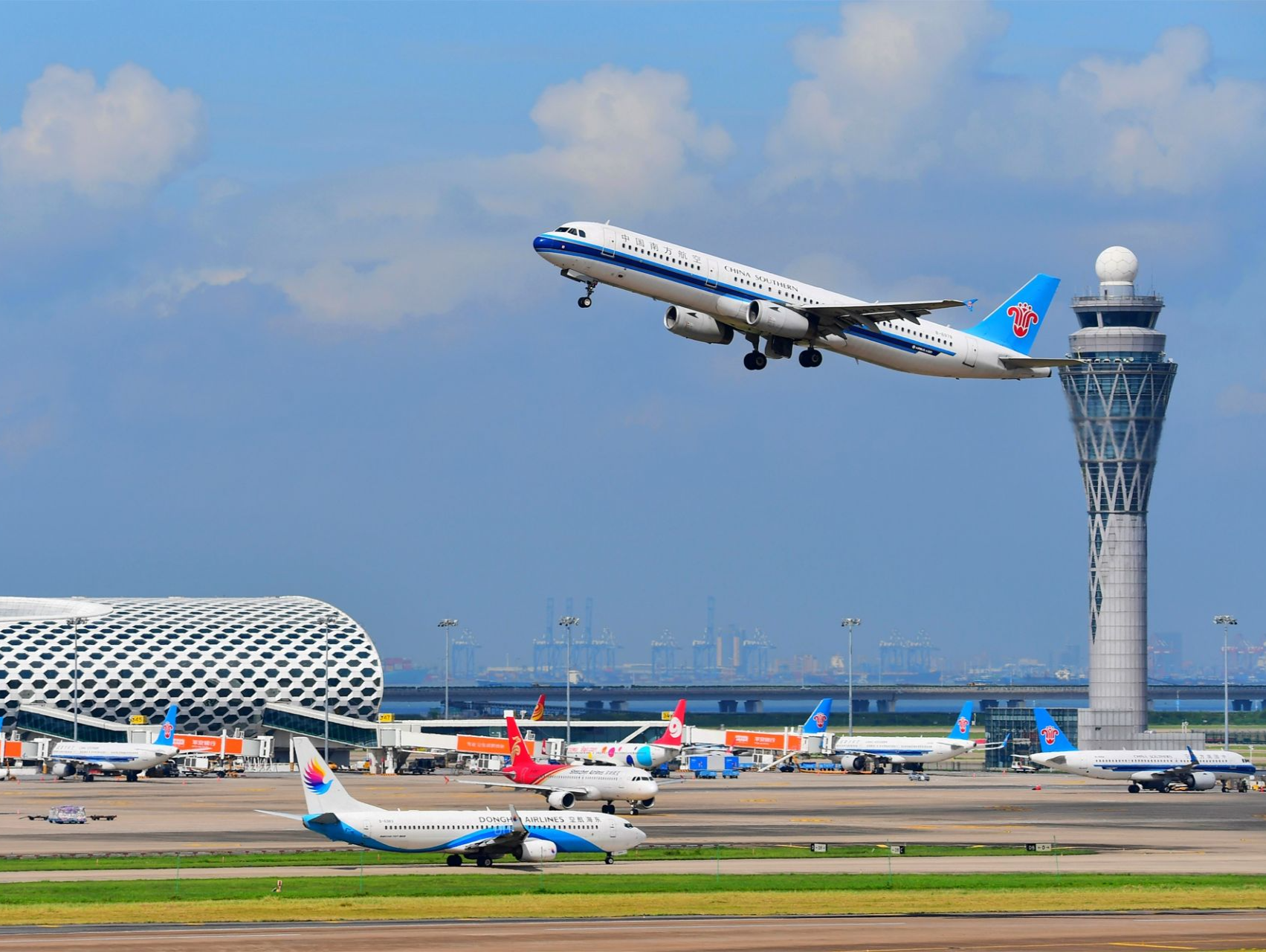 “深圳-布达佩斯”，深圳机场今年首条国际货运航线开通