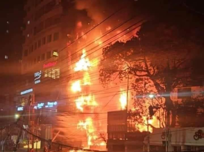 孟加拉国达卡市中心餐馆火灾已致44死75伤 