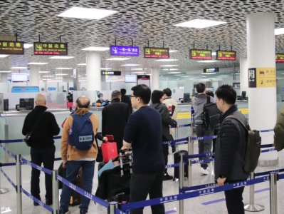 中泰互免签证3月1日起生效 深圳机场边检站强服务保畅顺