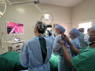 24小时就出院了！  非洲同行惊叹深圳医生腹腔镜手术恢复真快