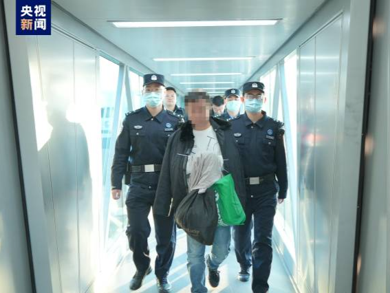 中印尼合作执法！外逃11年红通犯罪嫌疑人被押解回国