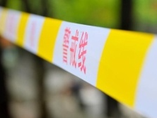 滚动 | 广西隆林中巴车侧翻致2死11伤，系驾驶员操作不当引发