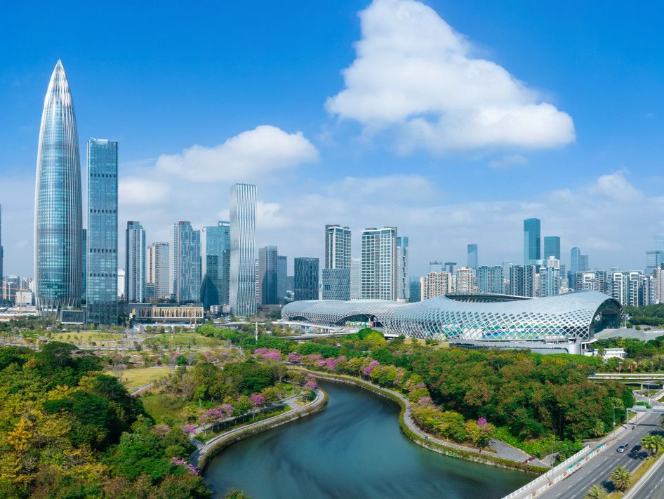 深圳特区报理论周刊推出郑永年重磅文章：“中国经济见顶论”为何荒谬?