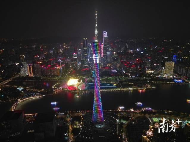广州塔亮灯：办好一个会，提升一座城！