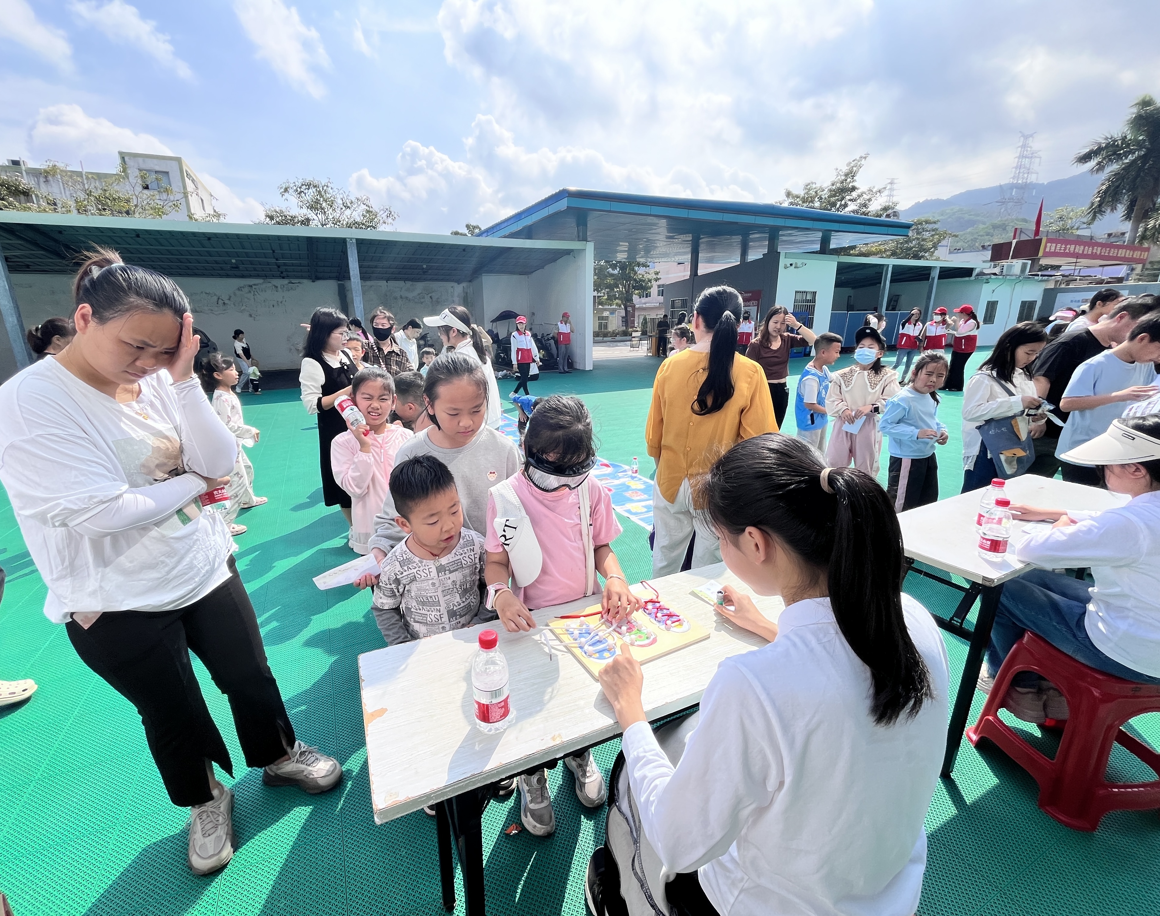 党建引领 携手禁毒 坪山区举行禁毒主题游园活动