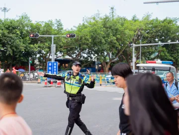 深圳交警提醒：“五一”道路交通有三波出行高峰，东部景区拥堵易发