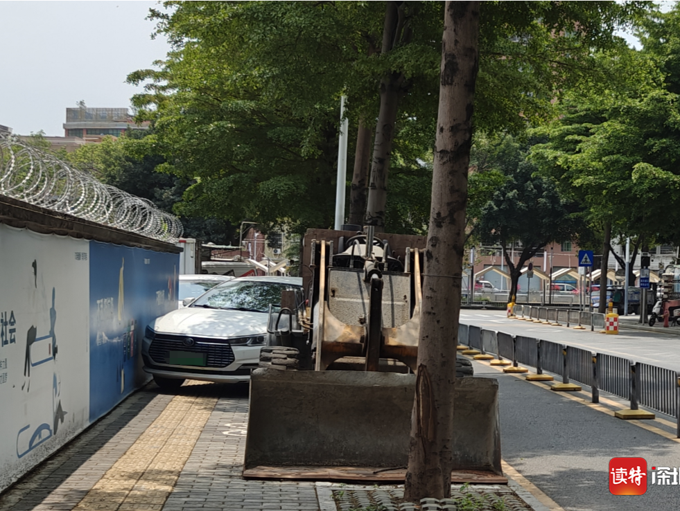 （不发）停车难就违停？宝安区有道路变“停车场”