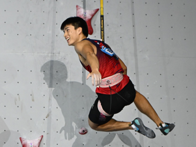 4秒86夺金！中国选手伍鹏打破男子速度攀岩亚洲纪录