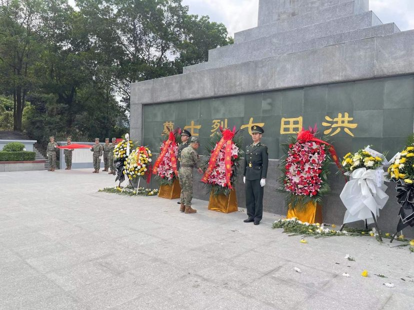 “鲜花献烈士” 新桥街道清明祭扫英烈