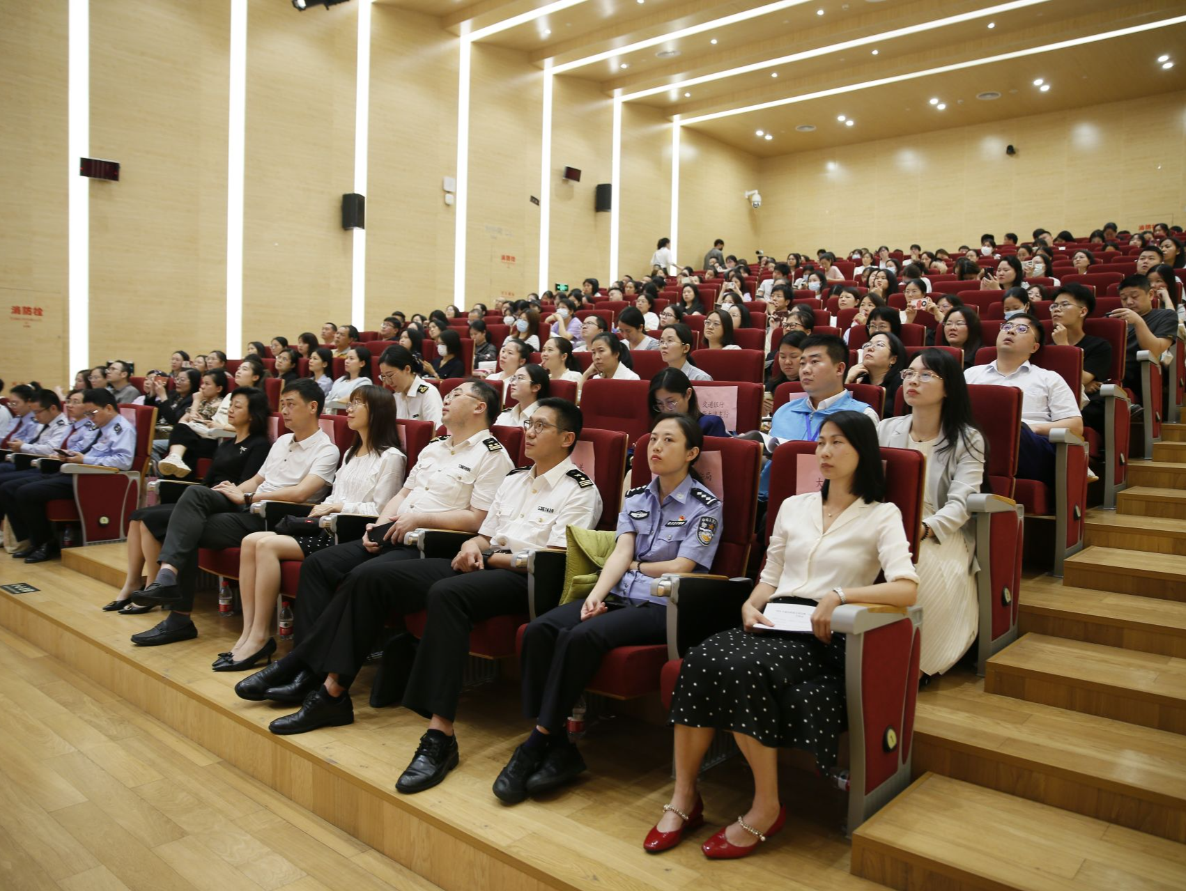 提供“一次性”政策解读！龙华区税务局举办“小镇大讲堂”惠企政策宣讲活动