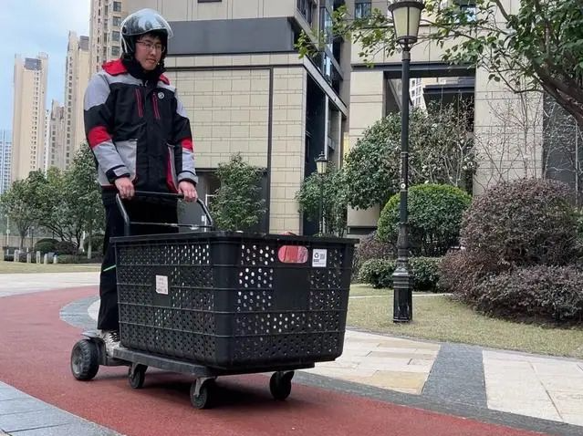 今年广东省快递业务量已突破100亿件