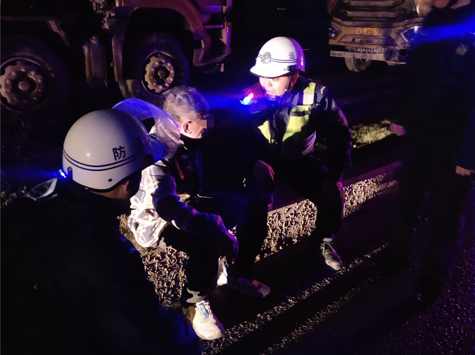 老人走失急坏家人,宝安警方4小时寻回获赞