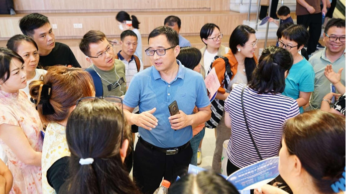 深圳市第三十七高级中学举行家长见面会