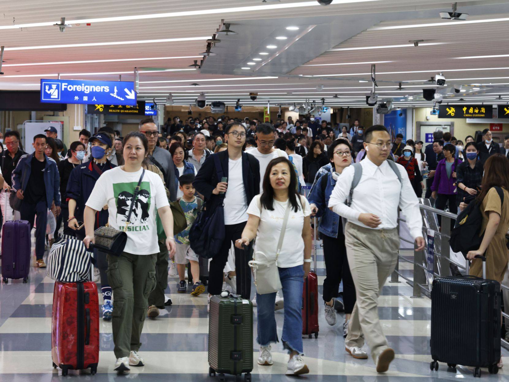 深圳市首季离境退税商品销售额同比增逾30倍