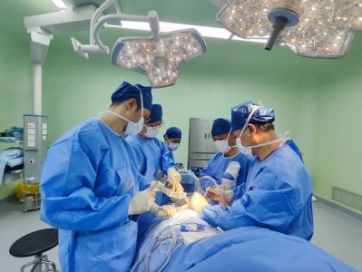 龙岗四院骨科领域技术有新进展 完成首例人工关节股骨头置换术