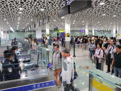 清明节假期过半，深圳机场口岸出入境人员超2.1万人次