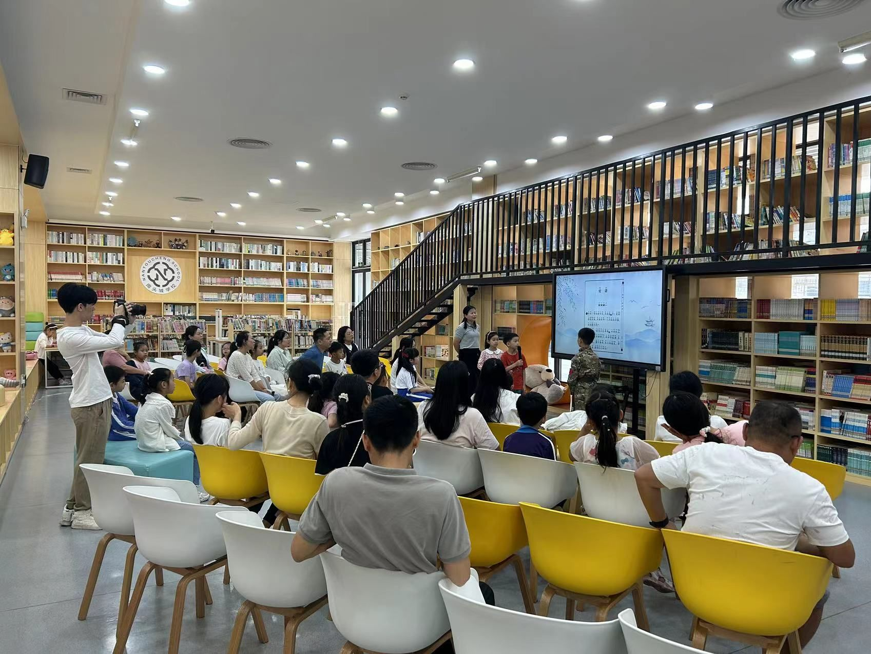 书香共享！南山区校园图书馆“变身”社区文化策源地