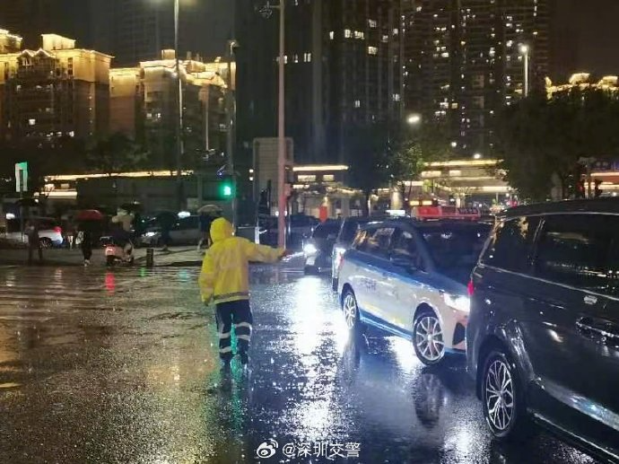深圳交警：驾车不要盲目涉水